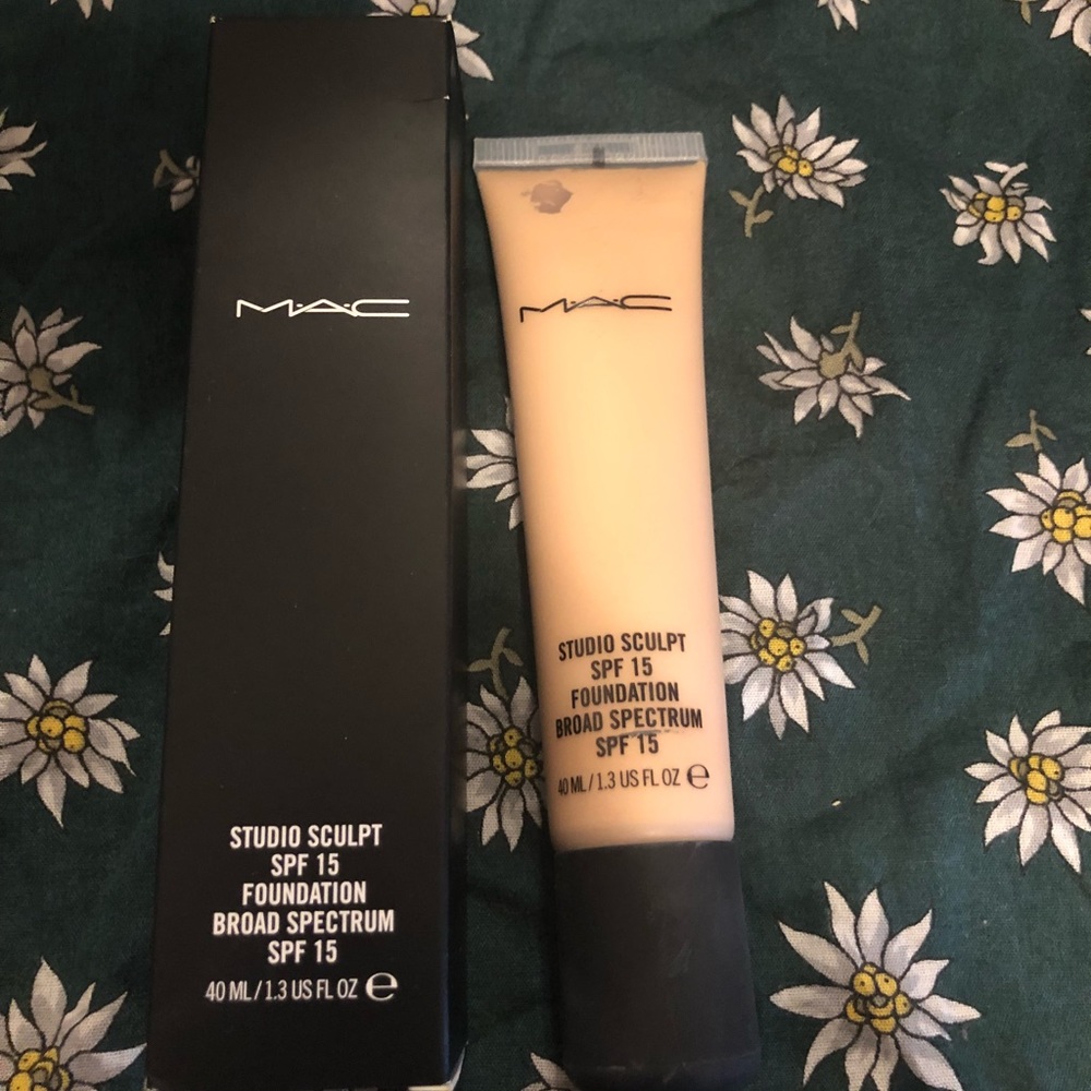 MAC studio sculpt foundation NW15
